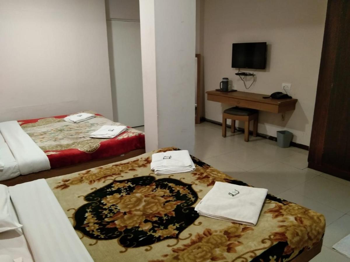 Hotel Preethi Palace Utakamand Zewnętrze zdjęcie