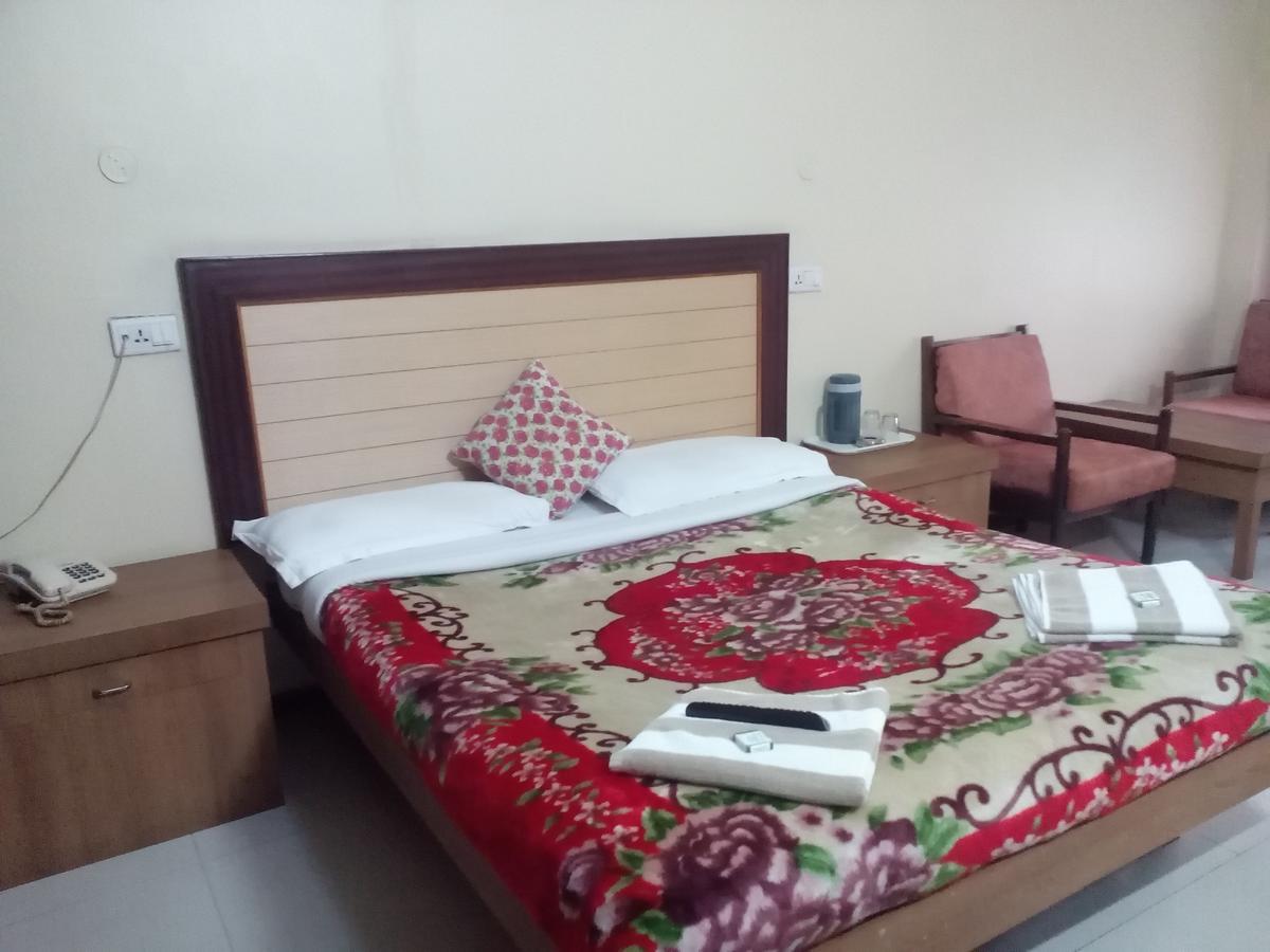 Hotel Preethi Palace Utakamand Zewnętrze zdjęcie