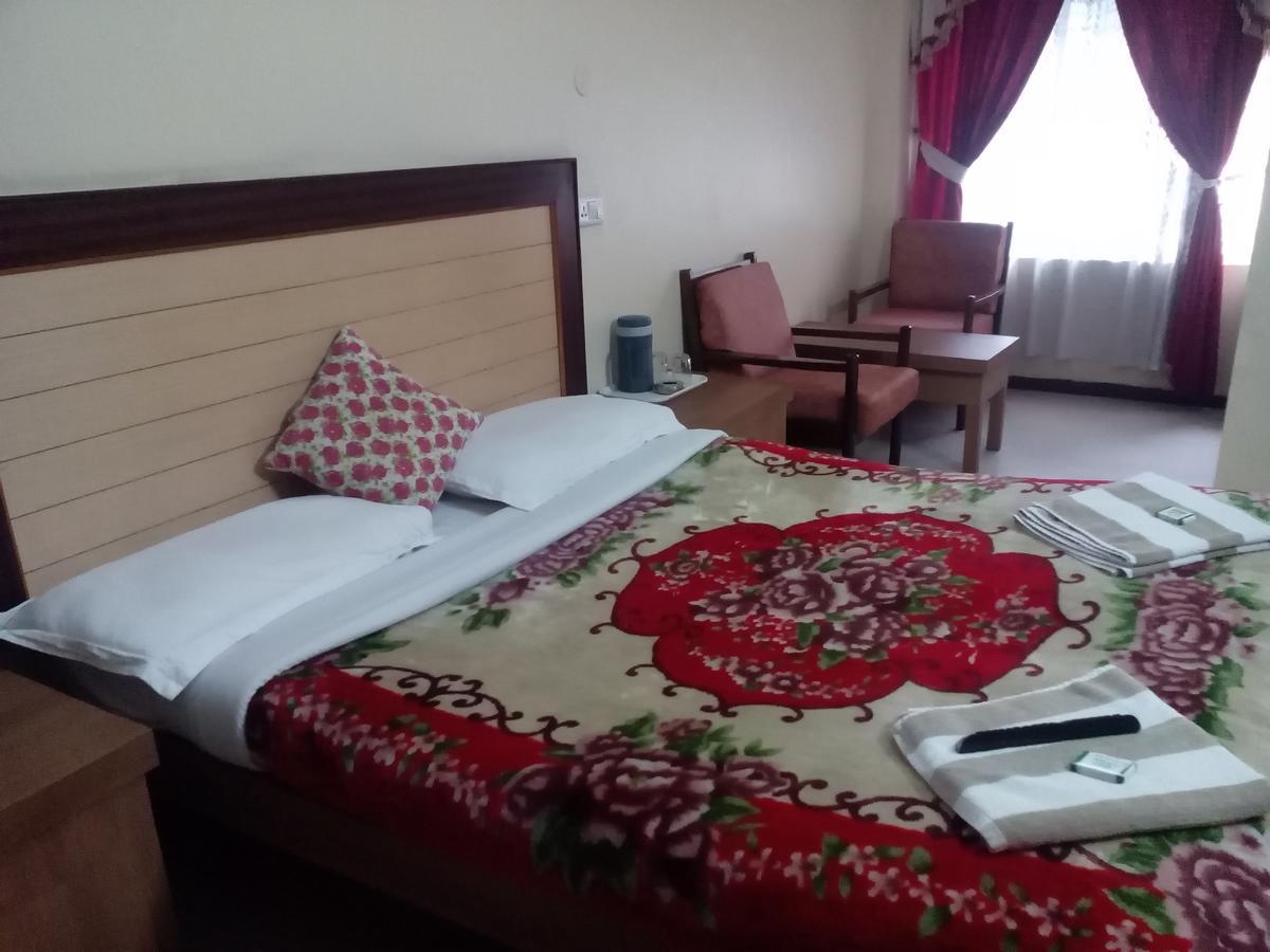 Hotel Preethi Palace Utakamand Zewnętrze zdjęcie
