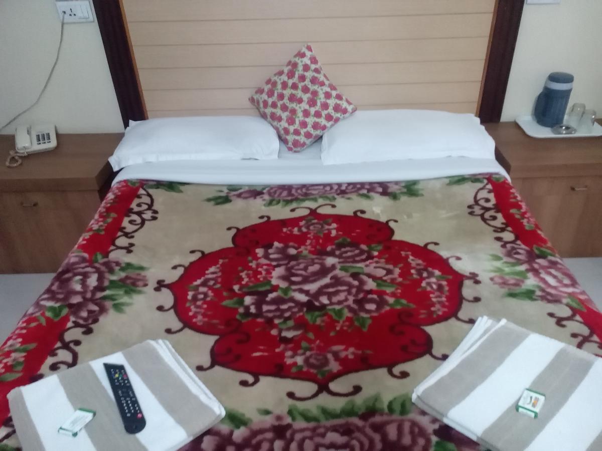 Hotel Preethi Palace Utakamand Zewnętrze zdjęcie