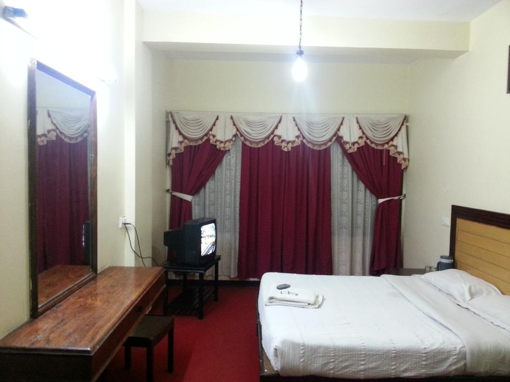 Hotel Preethi Palace Utakamand Zewnętrze zdjęcie